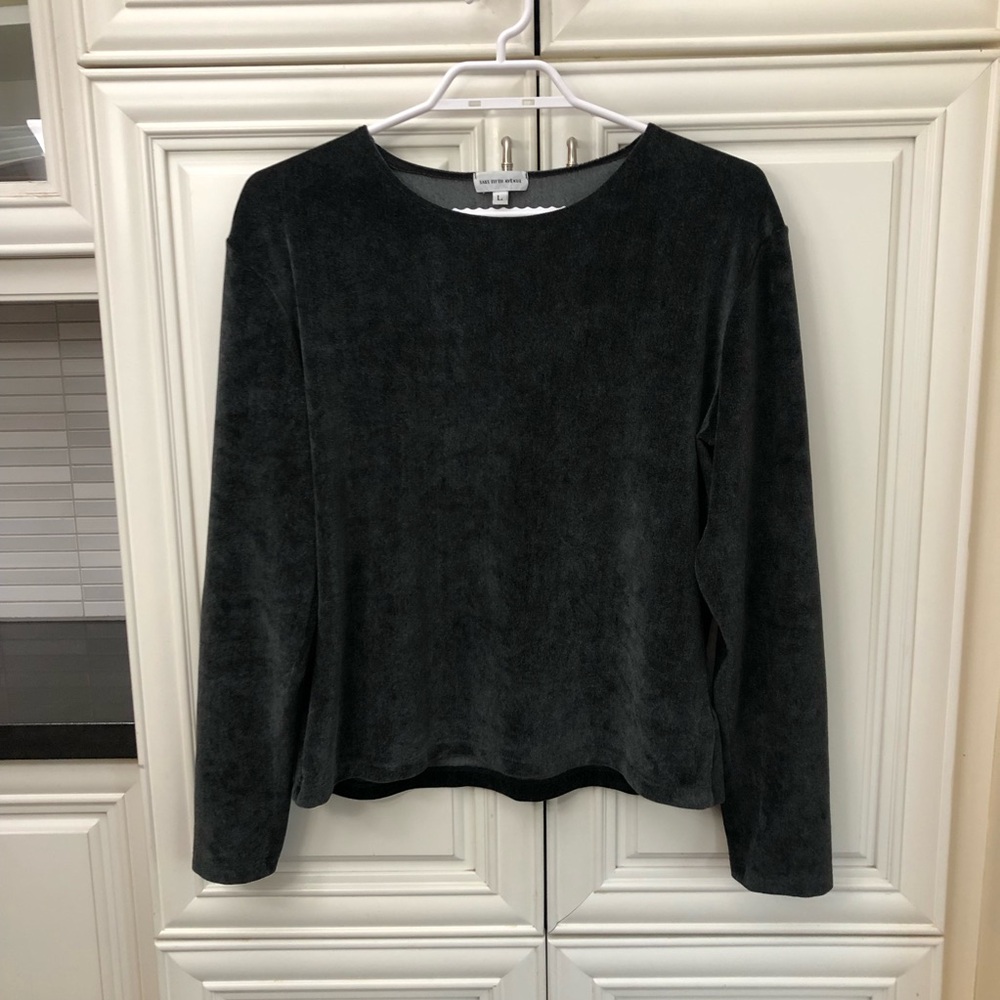 Saks Fifth Avenue women’s velour l/s shirt